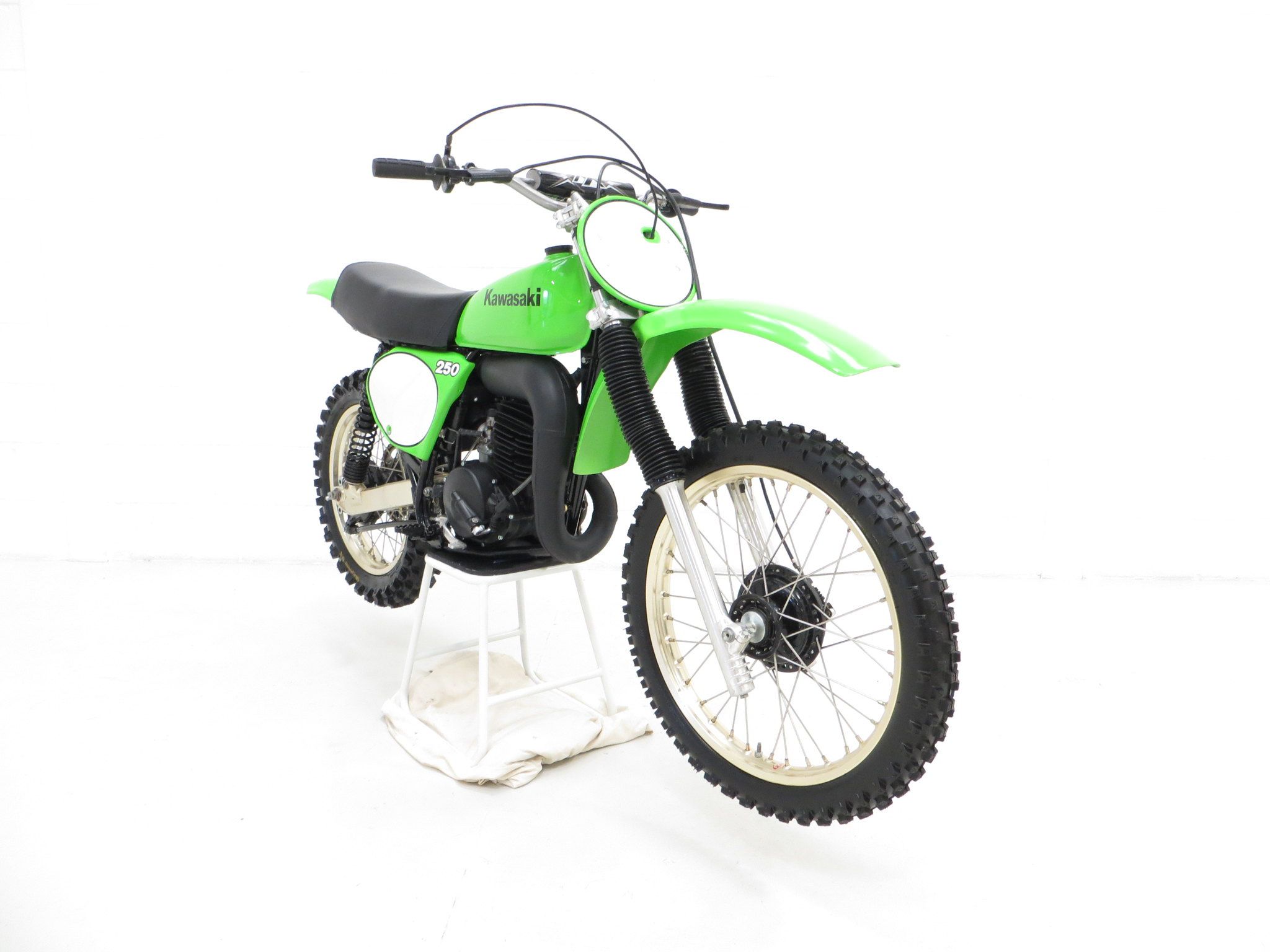 Reign VMX Fork Dust Wipers – Kawasaki KX250 KX400 1974-1976 – OEM 44010-25 Replica