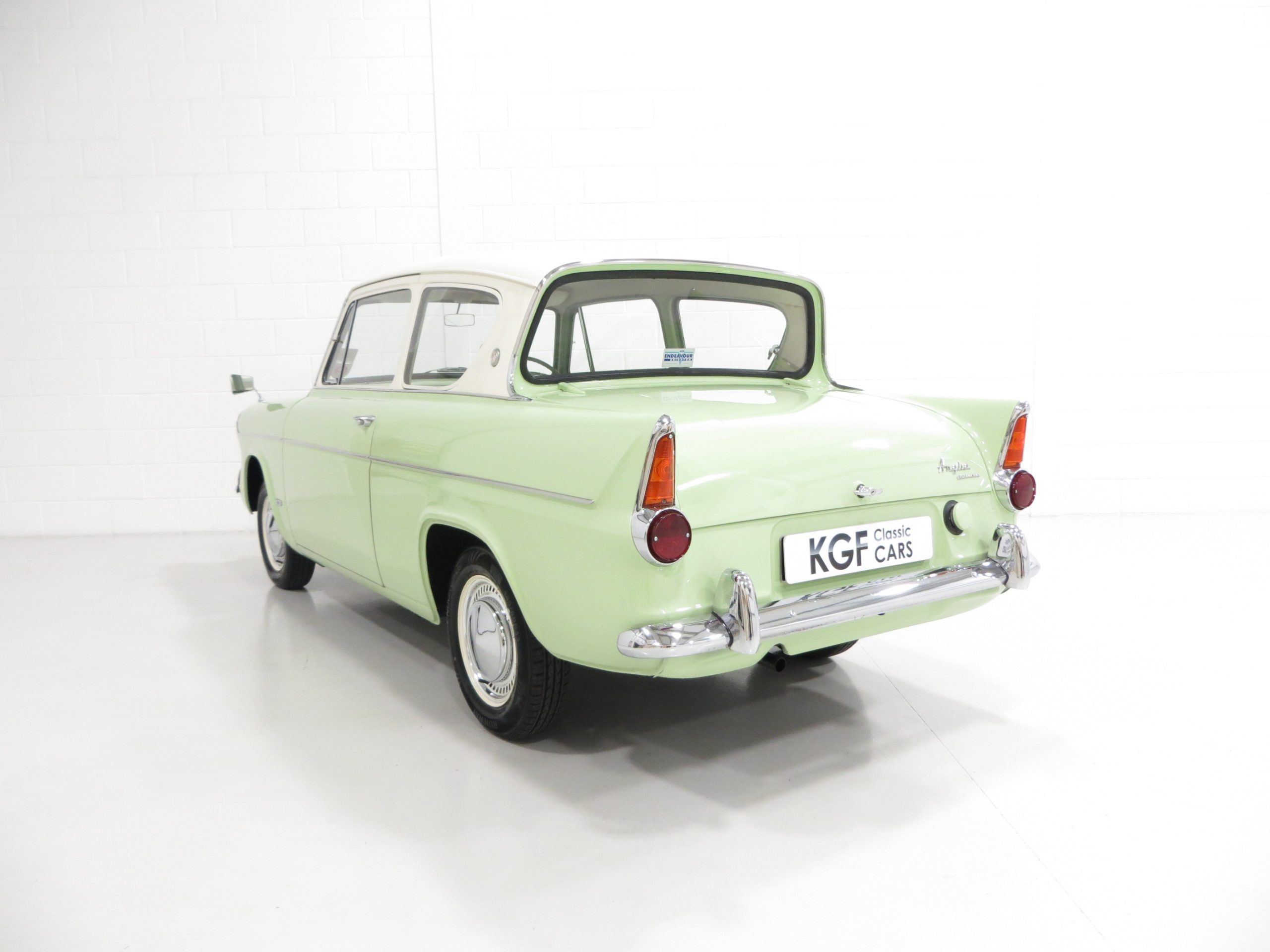 Ford anglia 105e deluxe